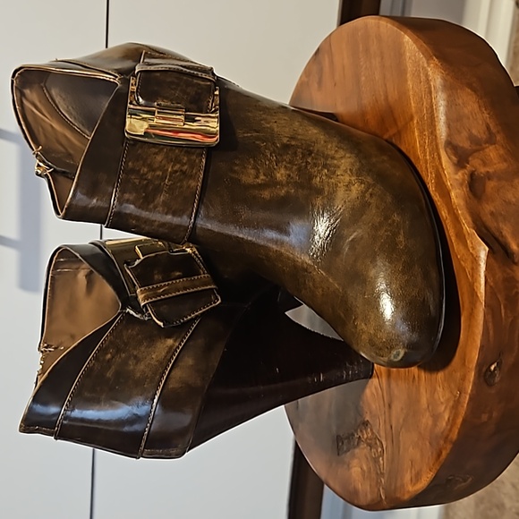 Vince Camuto Shoes - Vince Camuto booties sz 9.5